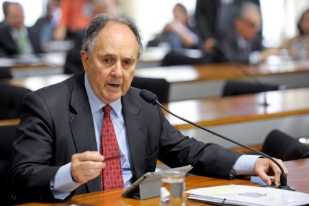 Projeto fixa condições mínimas para dependências do empregado doméstico Cristovam Buarque quer adequação nas instalações (foto José Cruz/Ag. Senado)
