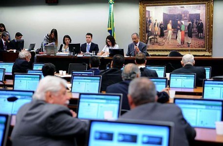 Disputa no Congresso atrasa ainda mais PEC das Domésticas Sessão da Comissão de Justiça: comissão aguarda emendas ao projeto (Foto: Ass. Imprensa/Câmara dos Deputados)