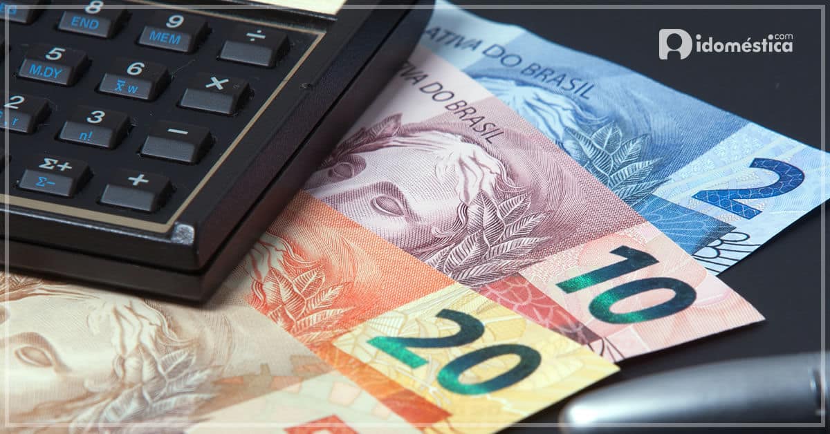 Dilma define salário mínimo em R$ 880 a partir de janeiro O valor sancionado pela Presidente Dilma Rouseff é maior que os R$ 871 anunciados na aprovação da Lei de Diretrizes Orçamentárias. O reajuste é de R$ 92 (11,67%) se comparado com o atual salário mínimo (R$ 788)