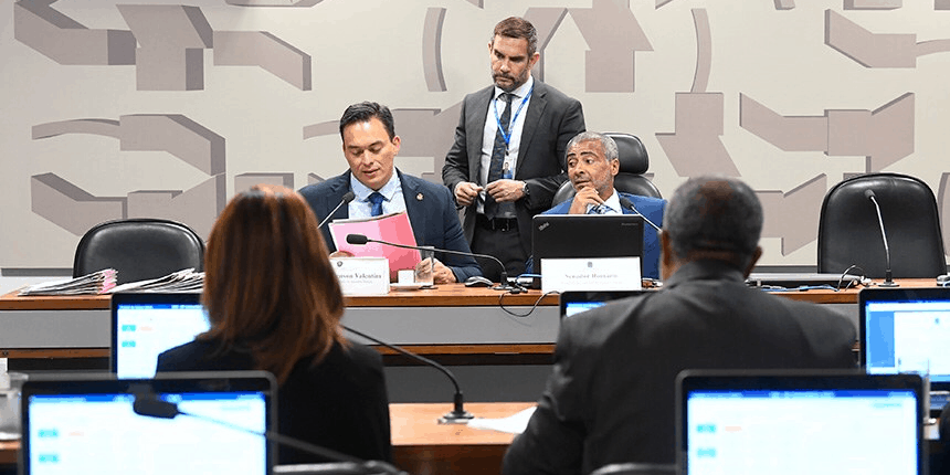 Contribuições previdenciárias a empregados domésticos poderão ser dedutíveis permanentemente do Imposto de Renda, assim como as despesas com saúde e educação. É o que estabelece o Projeto de Lei (PL) 3.015/2019, aprovado nesta quarta-feira (11) na Comissão de Assuntos Sociais (CAS).